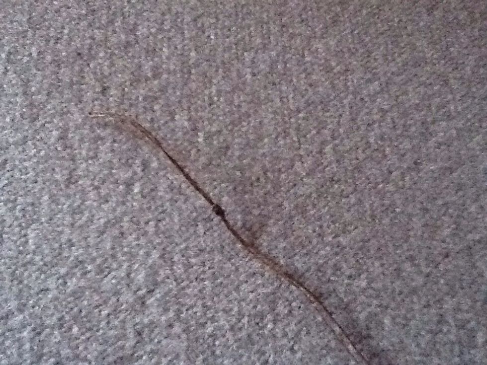 Make a knot 4-5cm from the top