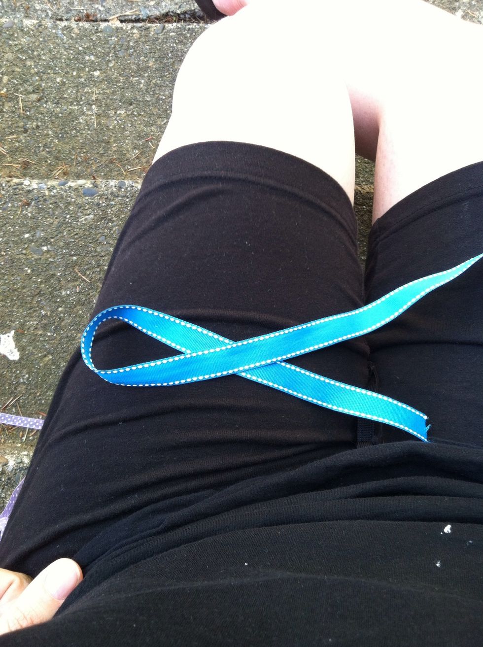 Make a loop with your first piece of rope. (I had no rope or cord for this, sorry!) Make sure your tail is under the main length.