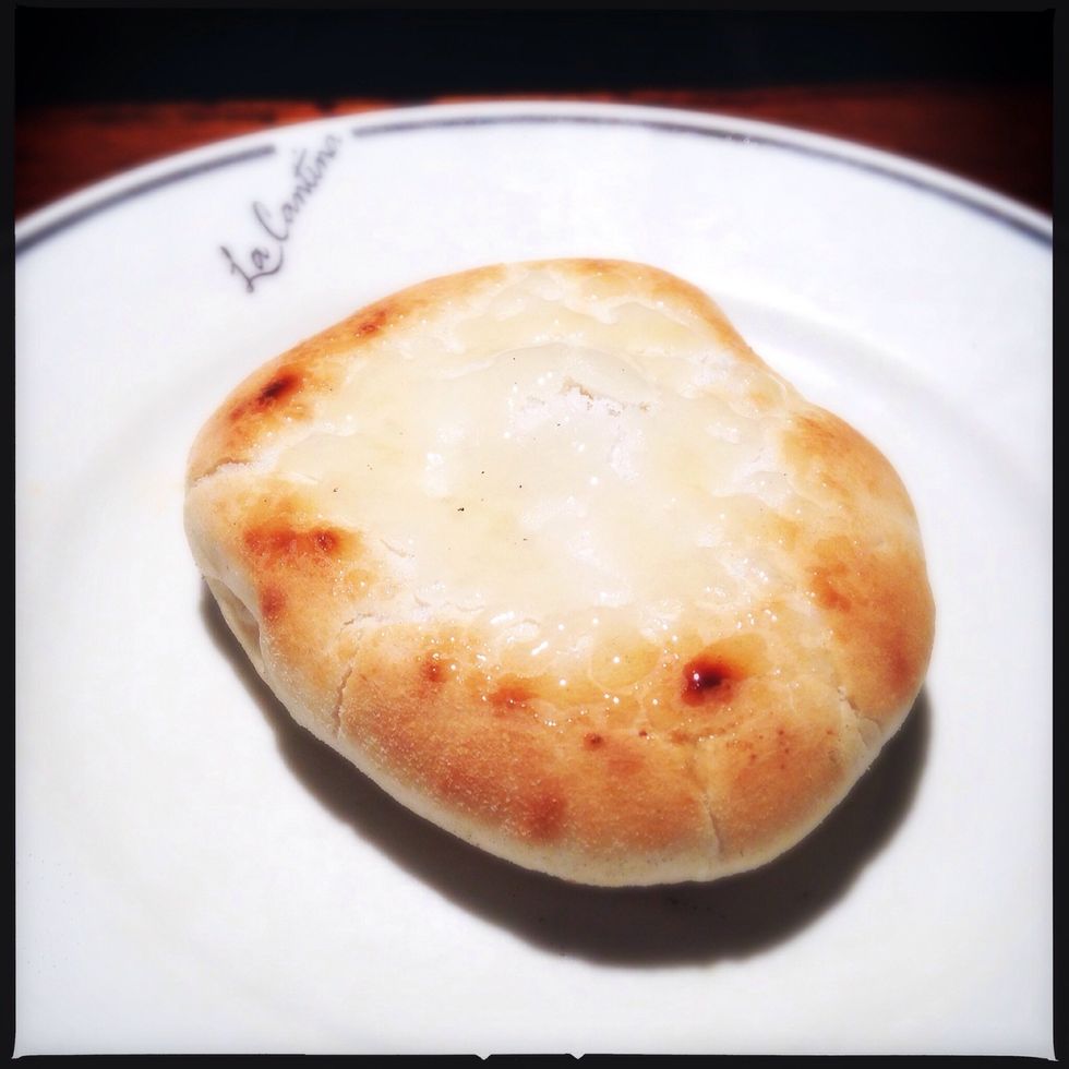 Make a mini pizza topped with caramelised sugar