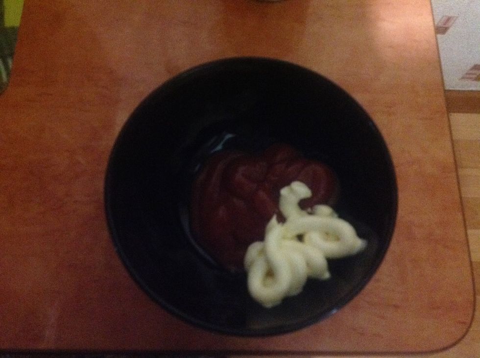 Make a mix of ketchup and mayonnaise.