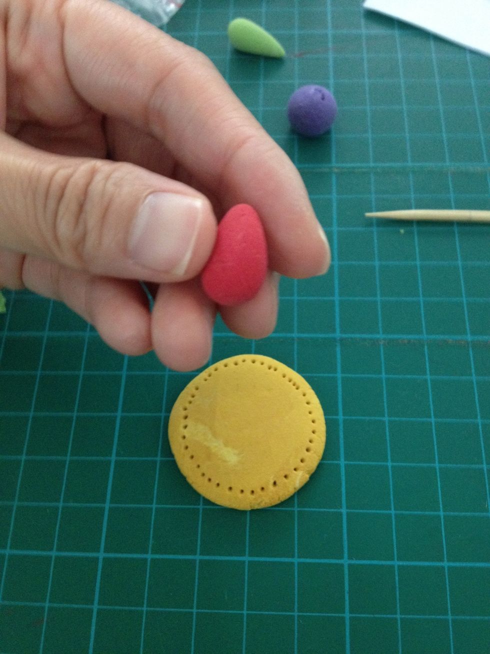 Make a red water drop.