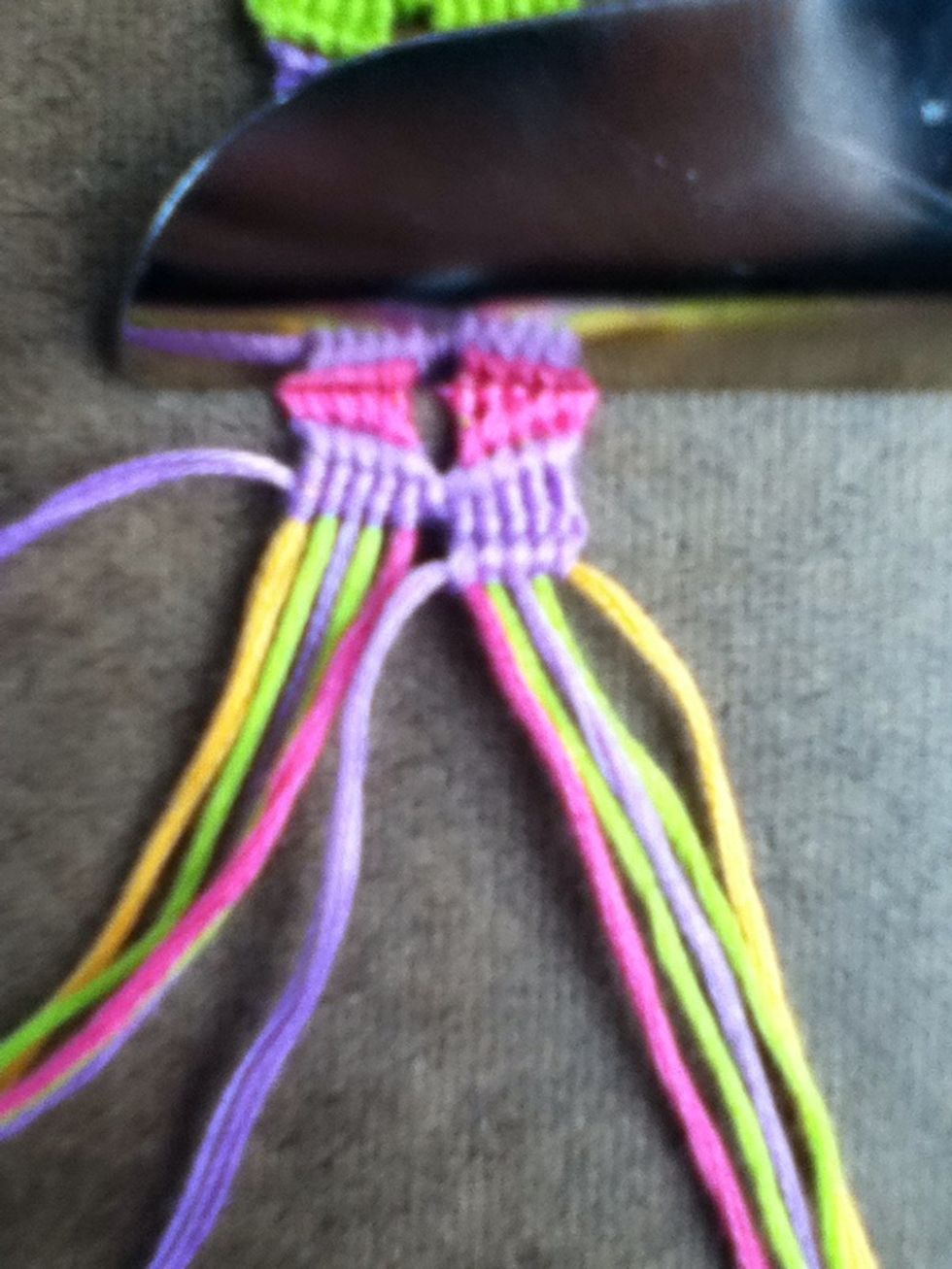 Make five left knot to the left.