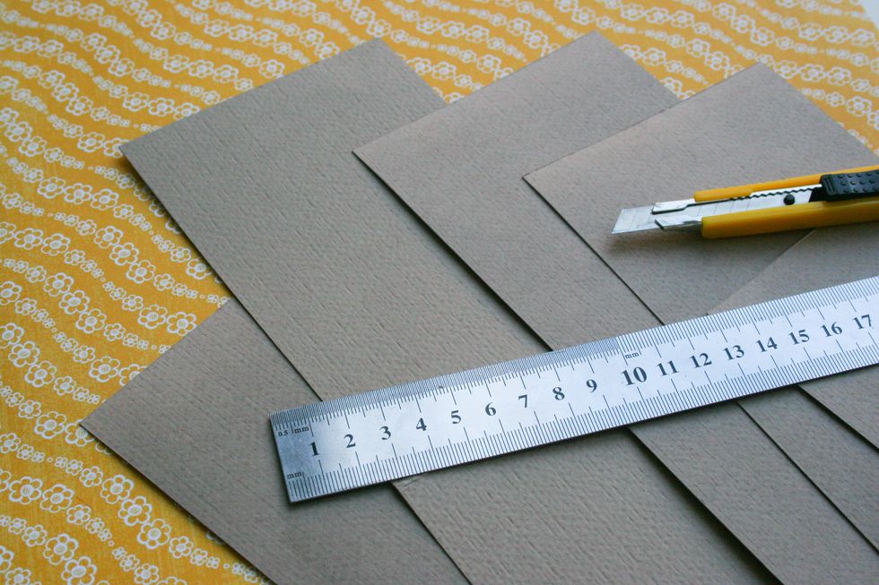 Make from kraft paper the substrates for photos! It may be long for many photos (42/10 cm) or short for one photo 10/15 cm