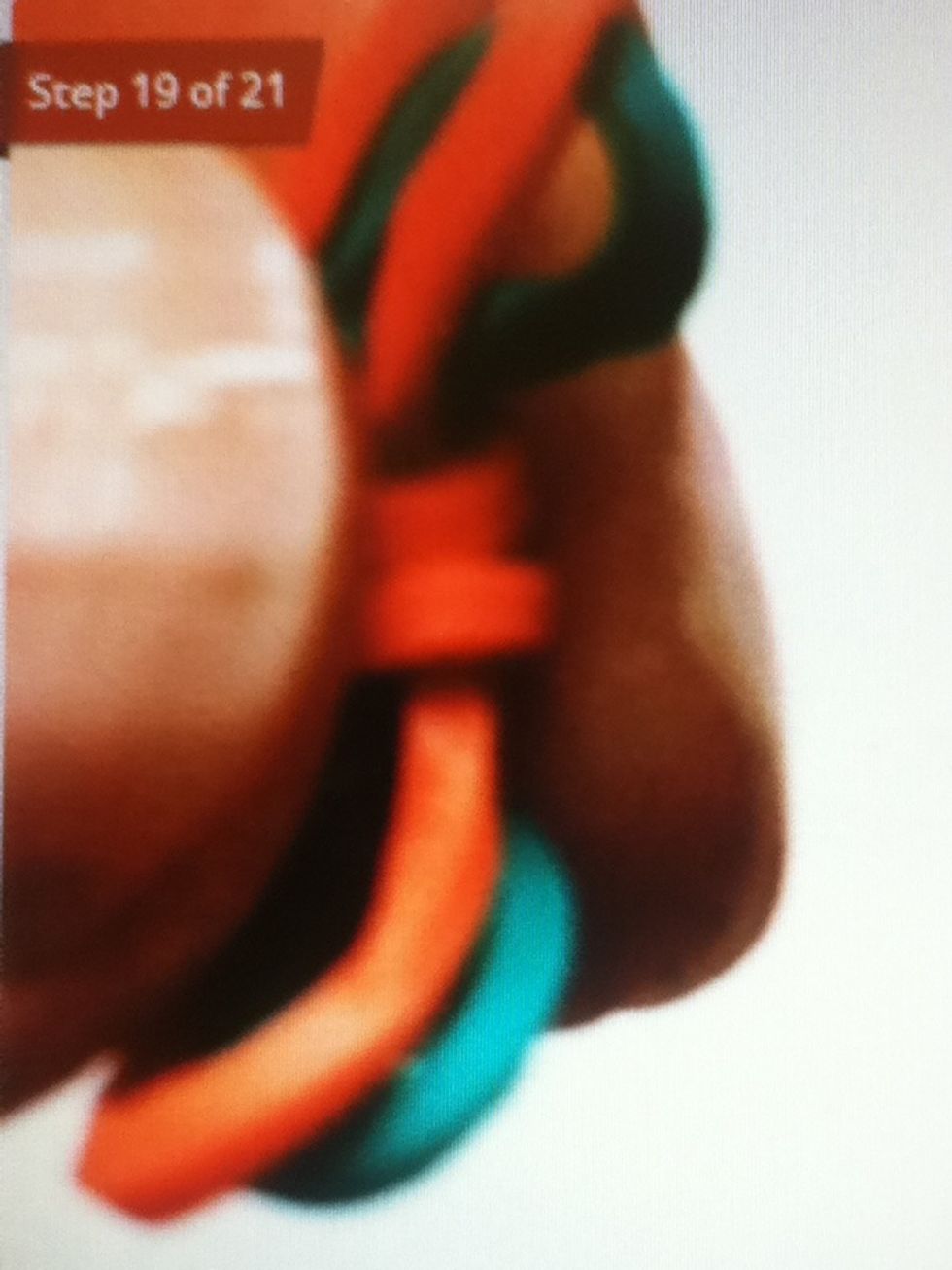 Make it as long as you want, hold the end of the bracelet with your fingers and pull off the pens. Remove one of the elastics before attaching the clamp that is provided.