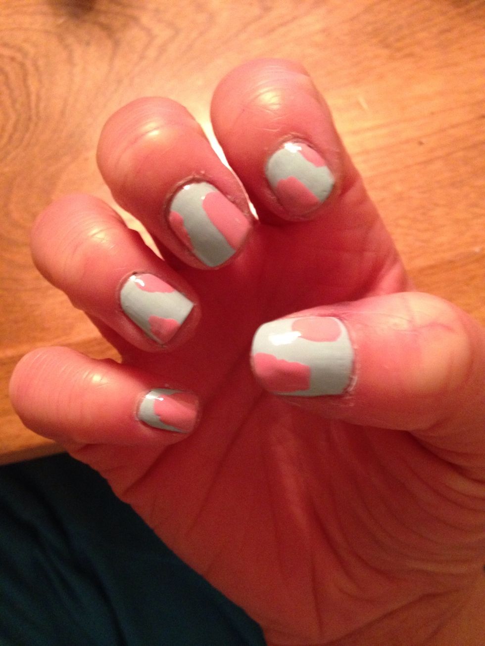 make random light link shapes on the nails ( Revlon pink lingerie )