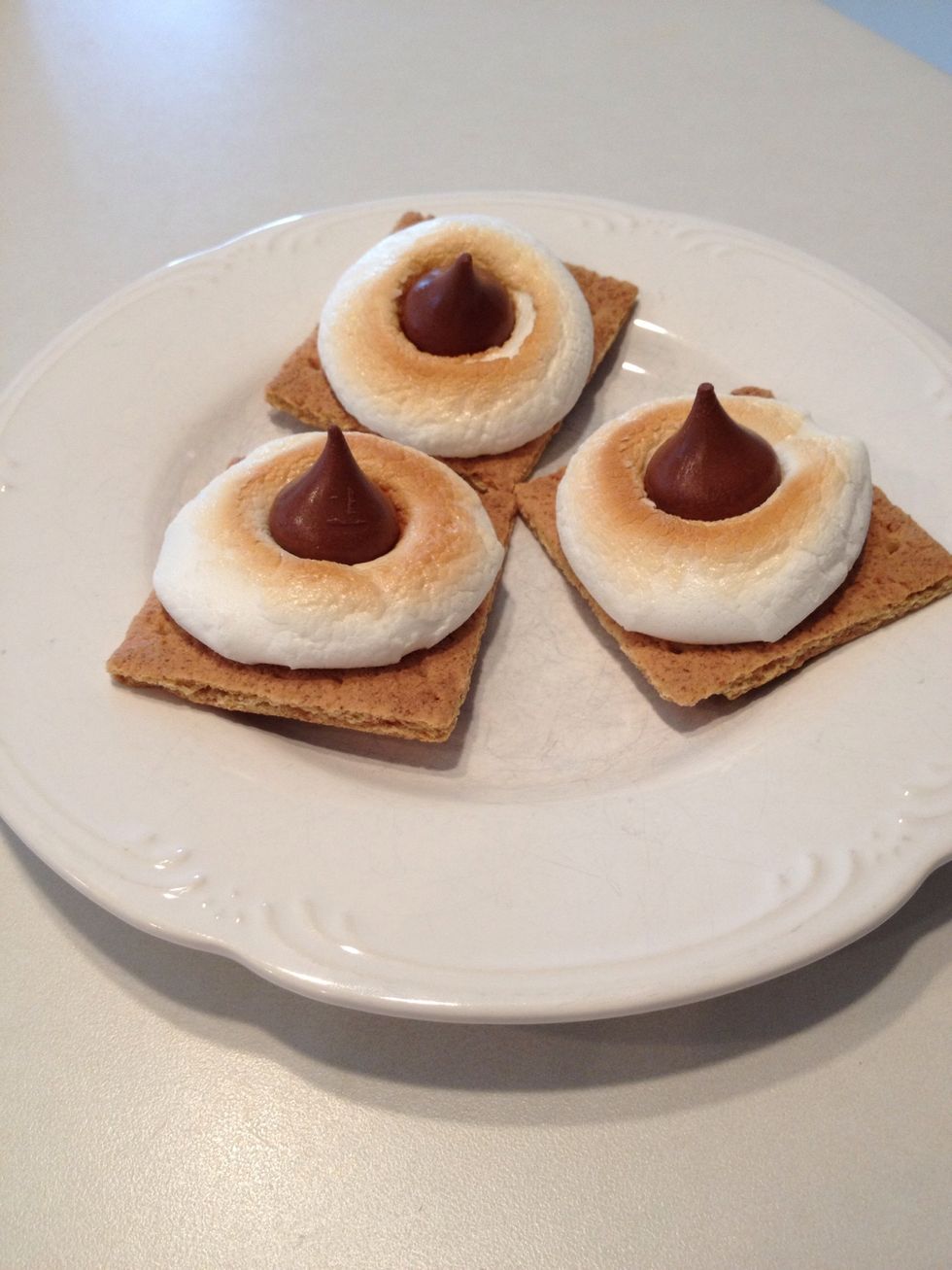 Make S'mores in the oven for a friend, a neighbor, or your kids. It only takes minutes and they will LOVE the treat! (Look through my Snapguides for the recipe - so easy to make!)