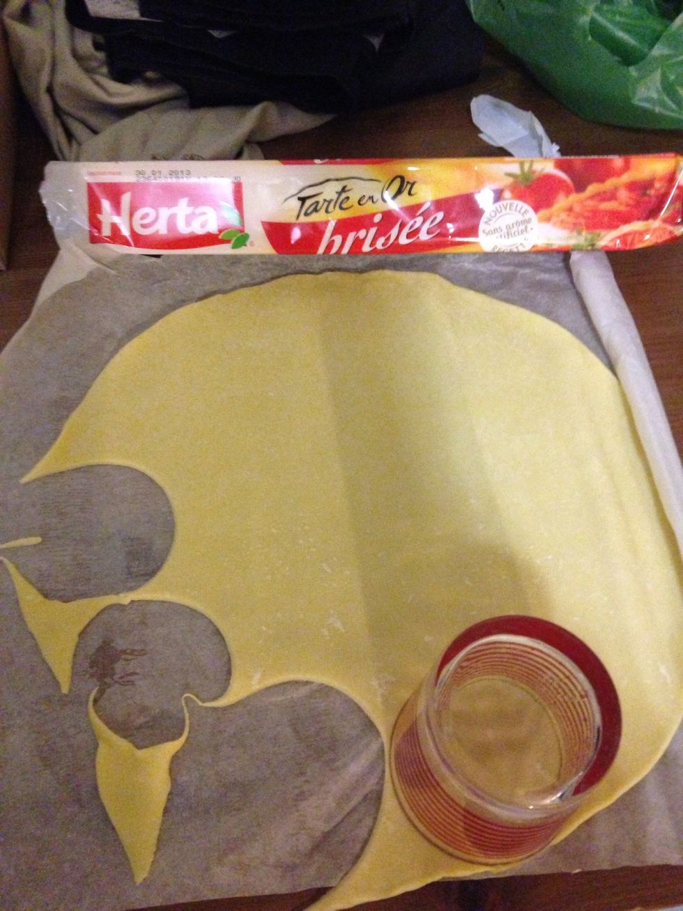 Make some circles with a glass