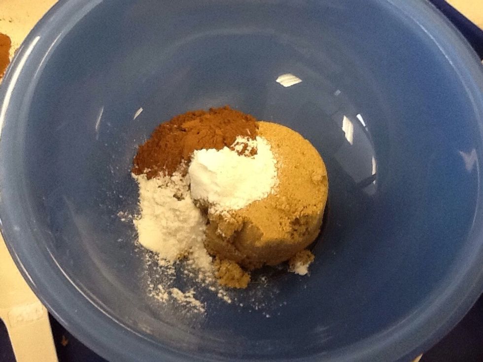 Make spicy topping: Combine:brown sugar, 30 mL flour, cinnamon. Once combined add melted butter.