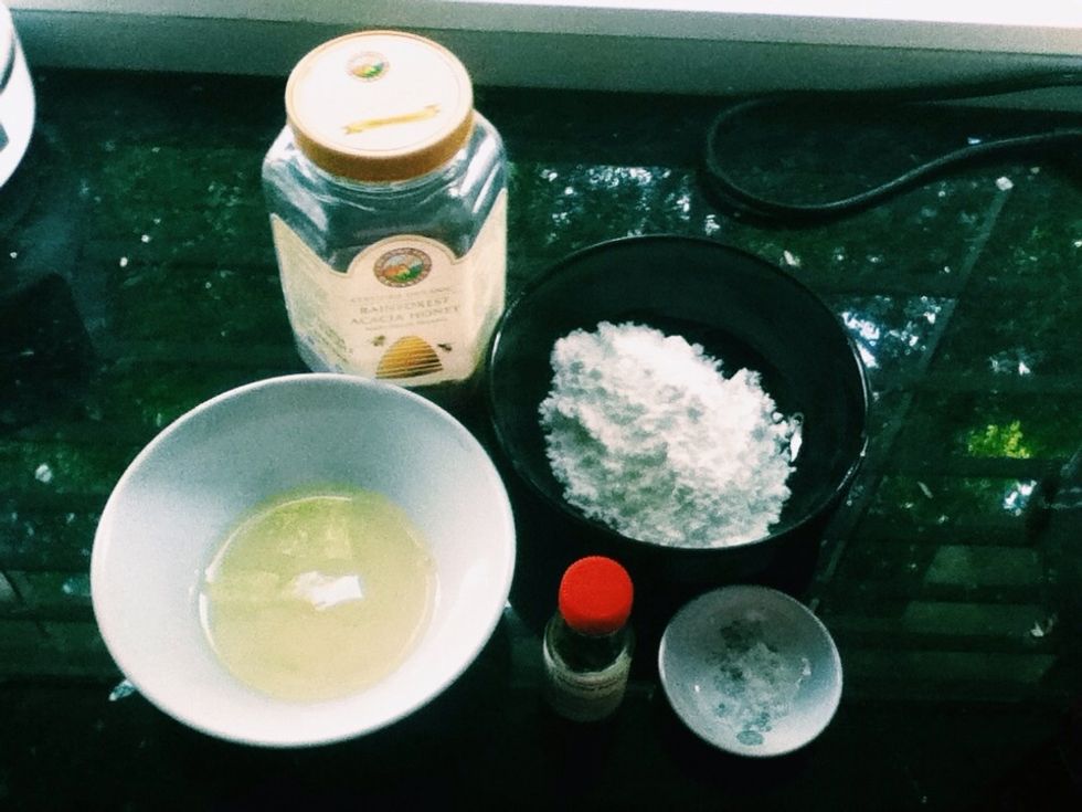 Make sure all your ingredients are ready before you start.. to avoid chaos.. Haha