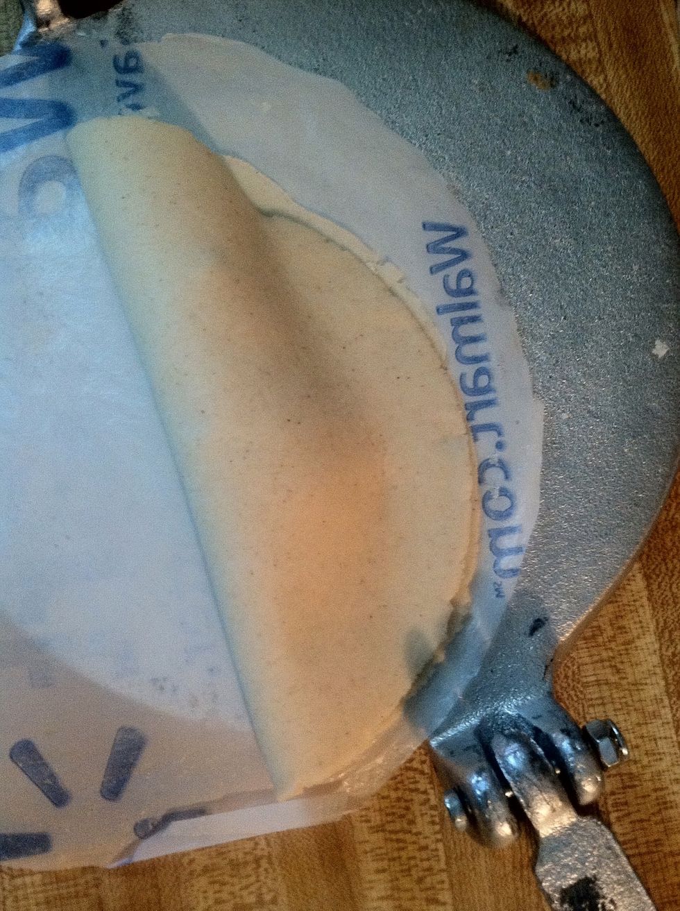 Make sure it's sealed good so that the filling wont come out when frying.