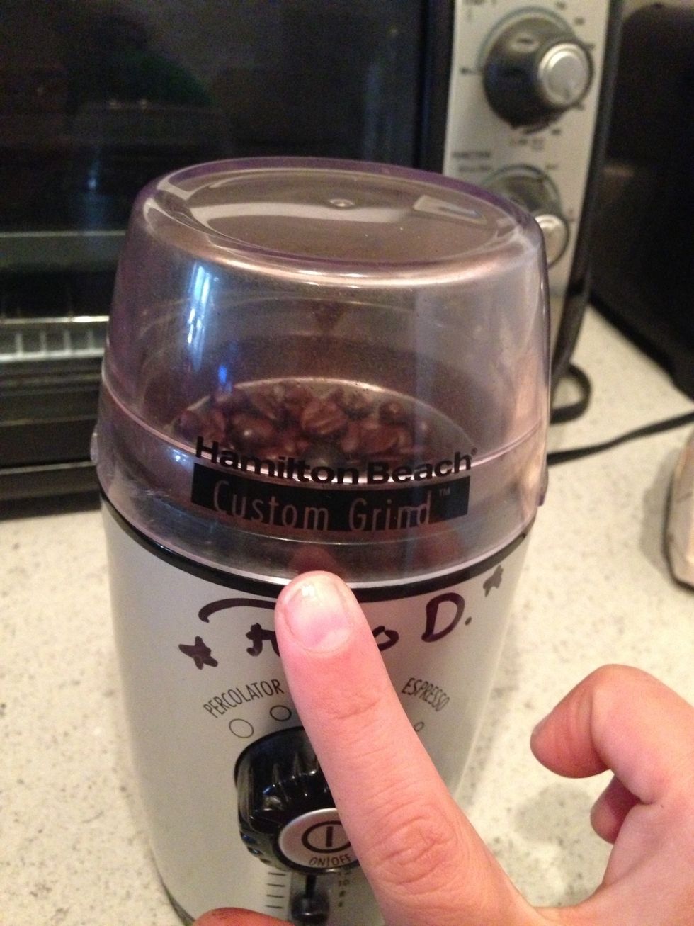 Make sure its shut...And now we are ready to grind!