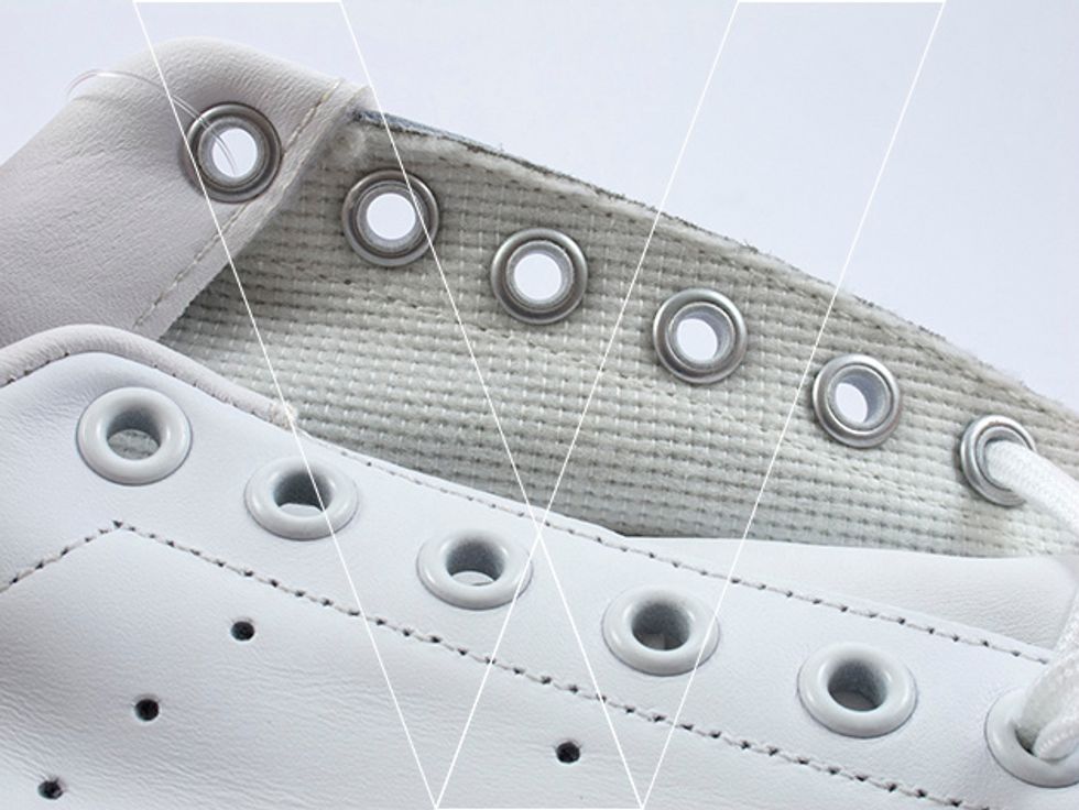 Make sure the back of each eyelet has a metal outer and inner ring. Take note of how the last eyelet is punched through the thick lining of the collar area.