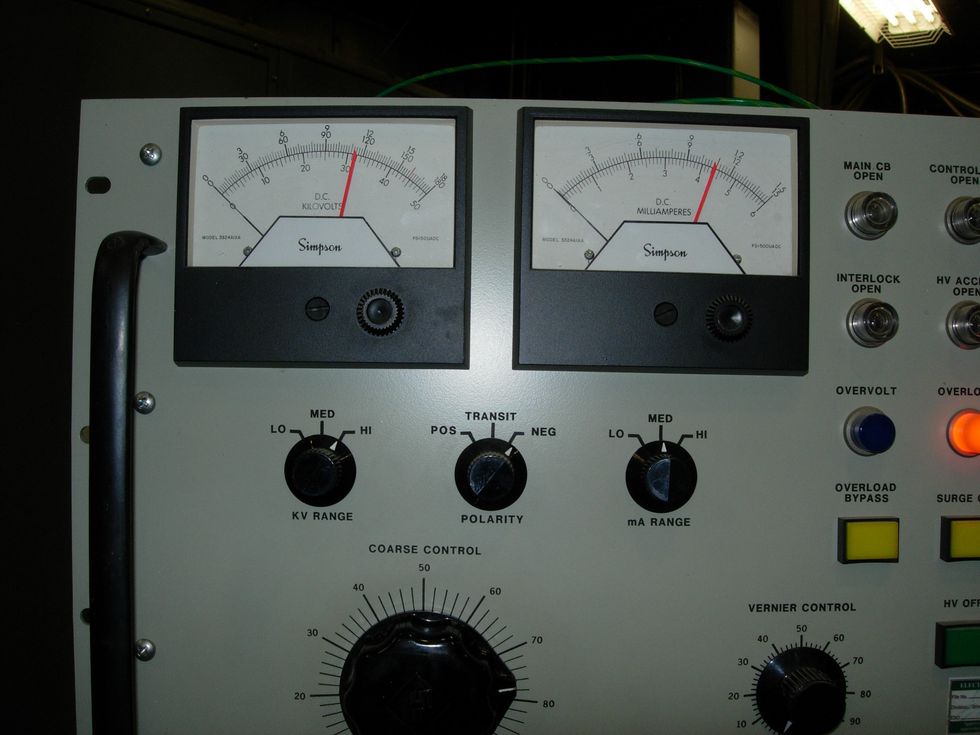 Make sure the course and fine controls are both set to zero.