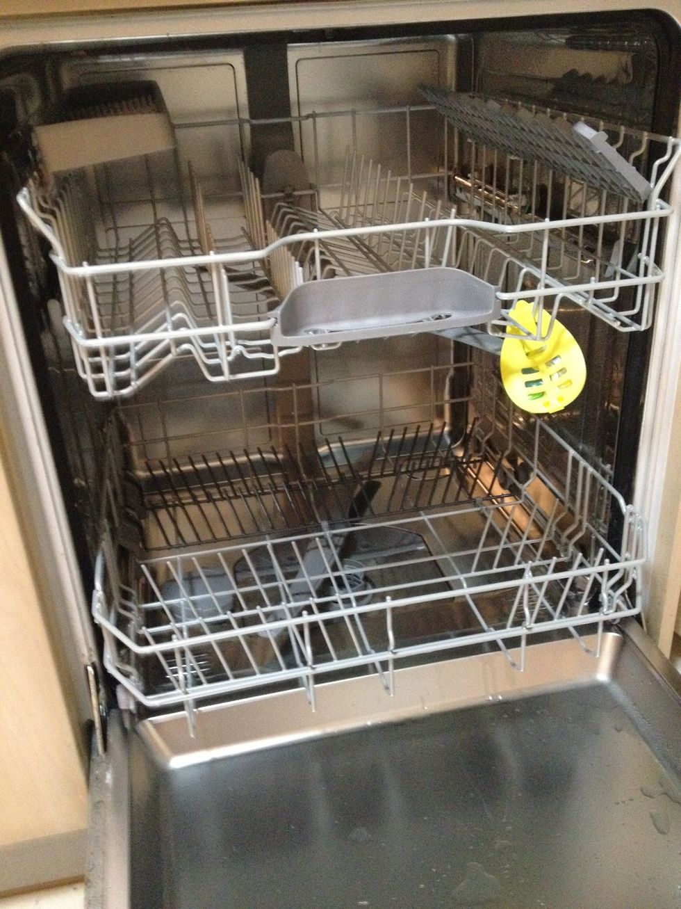 How to clean a bosch dishwasher filter B+C Guides