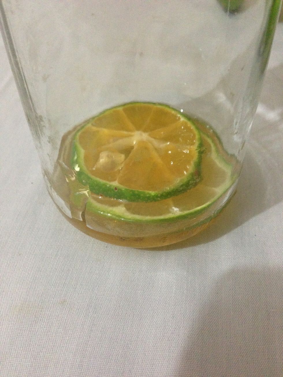 make sure the slices of lemons (limes) are poured with honey