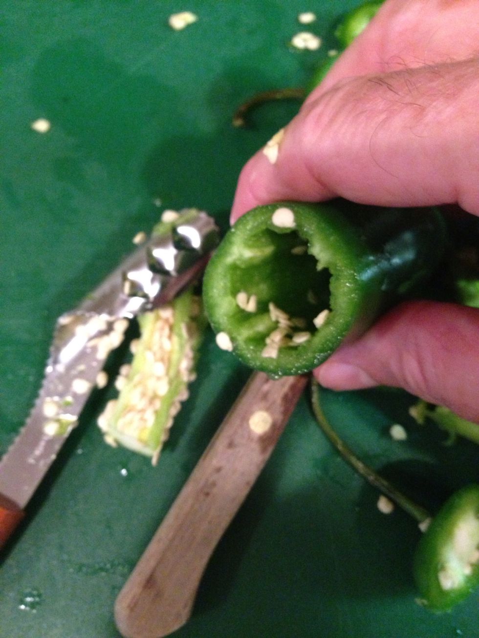 Make sure to remove the complete core and you're going to wash out the seeds