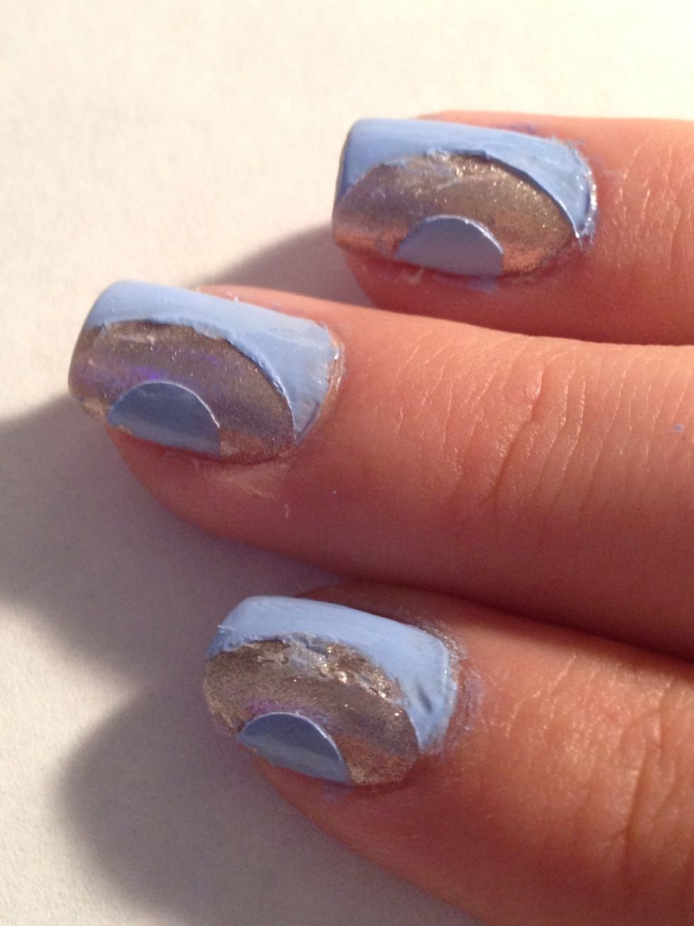 Make sure you firmely press down your reinforcements or you'll get sloppy edges like this. To fix this just take your base color and go over any mistakes.