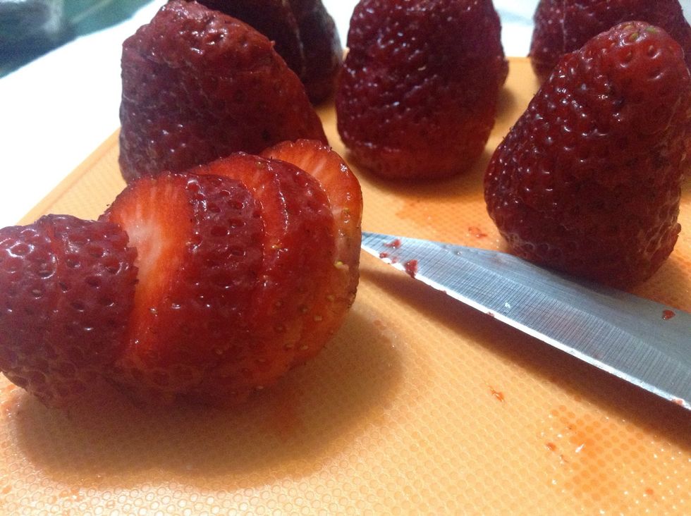 Make sure you have enough fruit to cover the top of the pie.