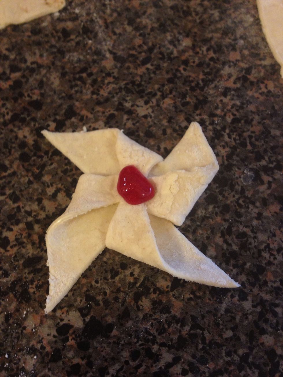 Make sure you put the Icing before you put it in the oven so it will get lightly toasted.