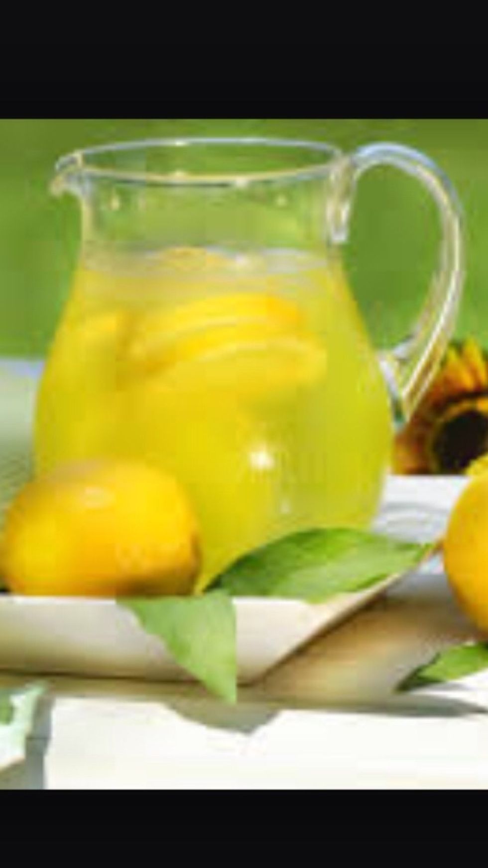 Make sure you've made your lemonade after pour the black tea into the lemonade