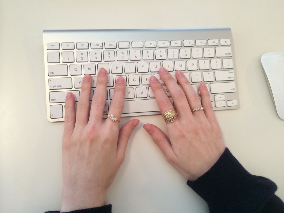 Make sure your listing has an informative and catchy title so it grabs users attention. You don\u2019t want your listing to get looked over. If your item is a designer piece, include the designer name.