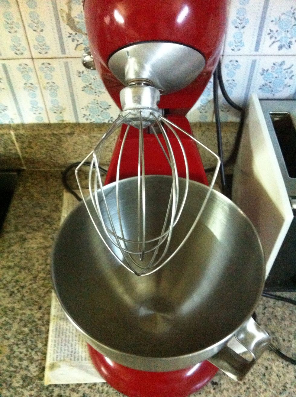 Make sure your mixer bowl and whisks are very clean and grease-less.