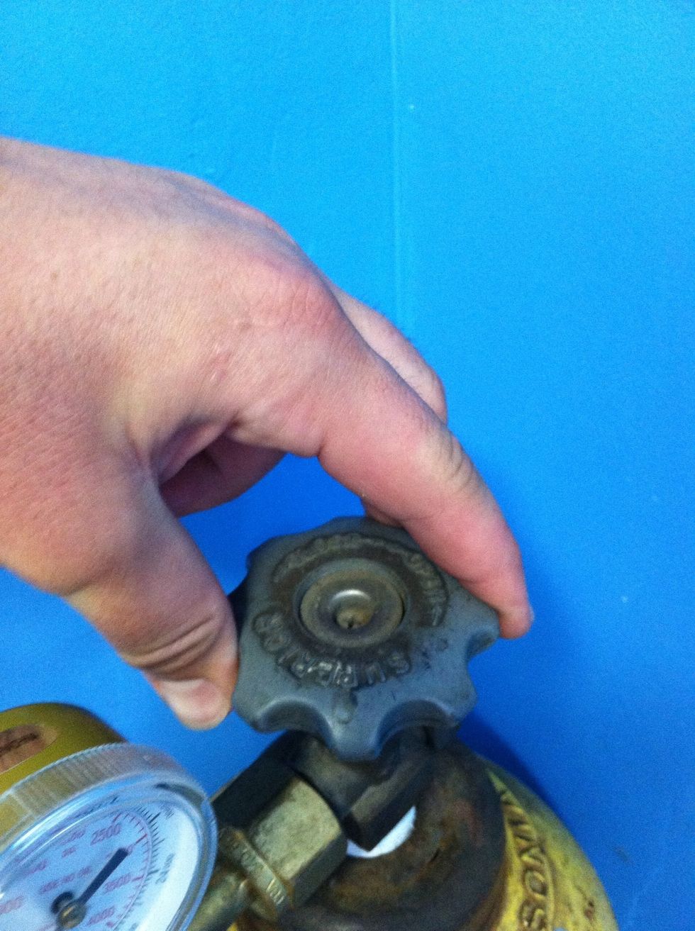 Make sure your tank is all the way off