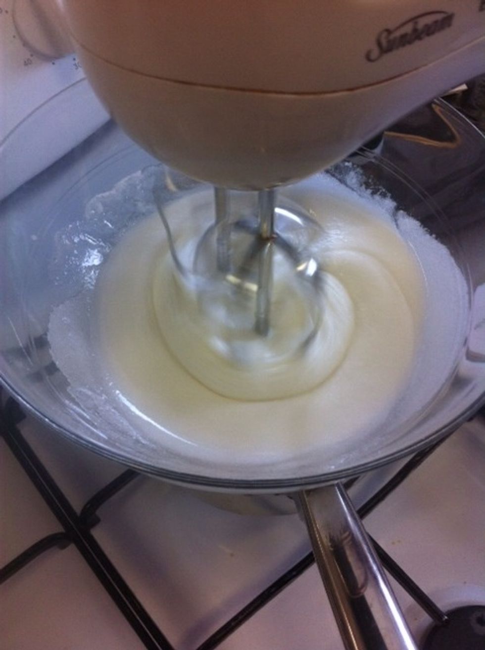 Make the marshmallow icing