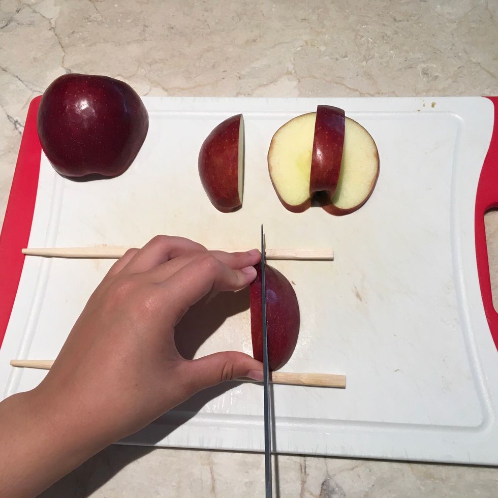 Make the piece into smaller pieces to make the wings
