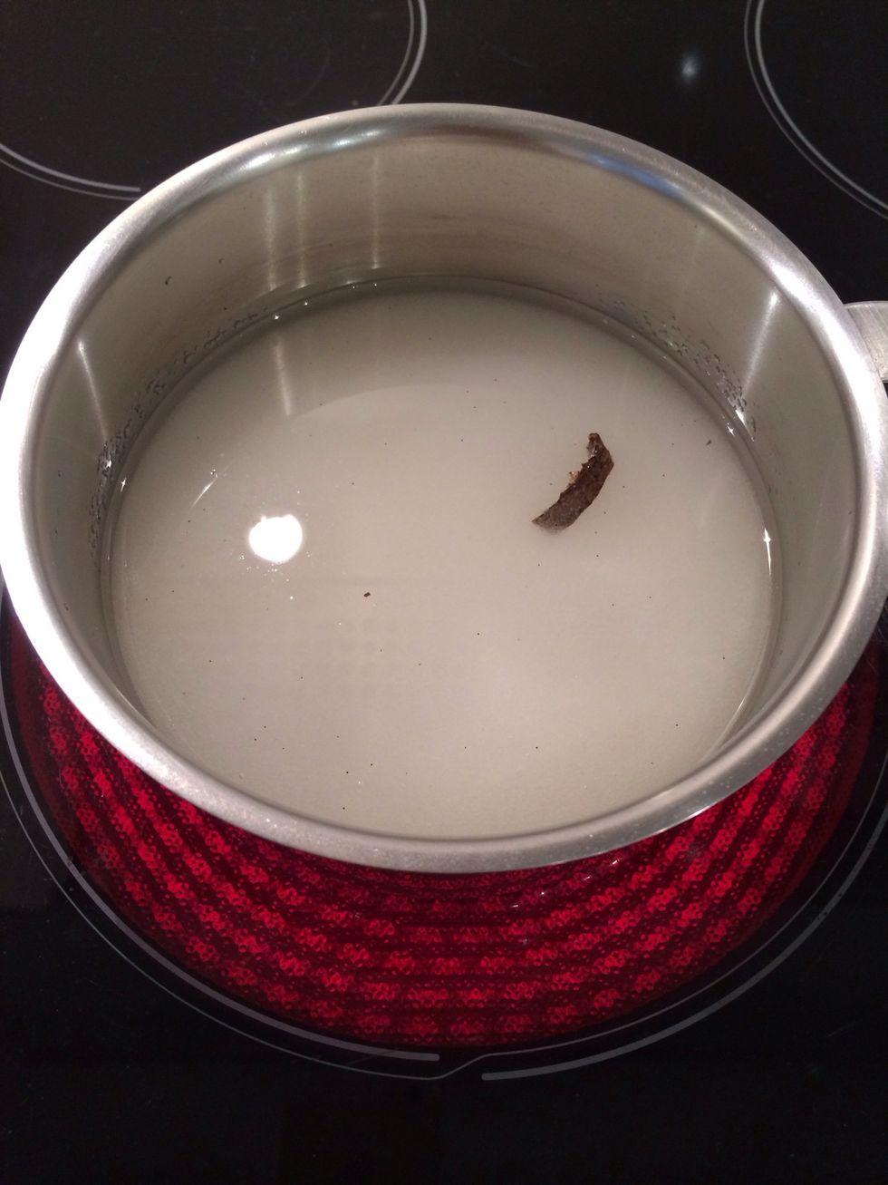 Make the syrup. Put the sugar and a vanilla bean(if you have) in a cooking pot level with water and boil until 120C degrees. If you don't have a thermometer ..,,