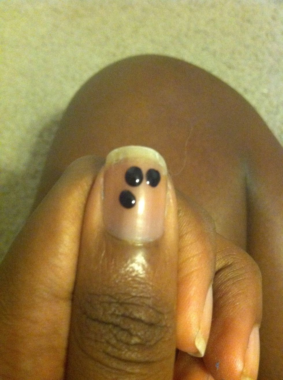 Make the third dot kind of underneath the first one like this\u2b06.