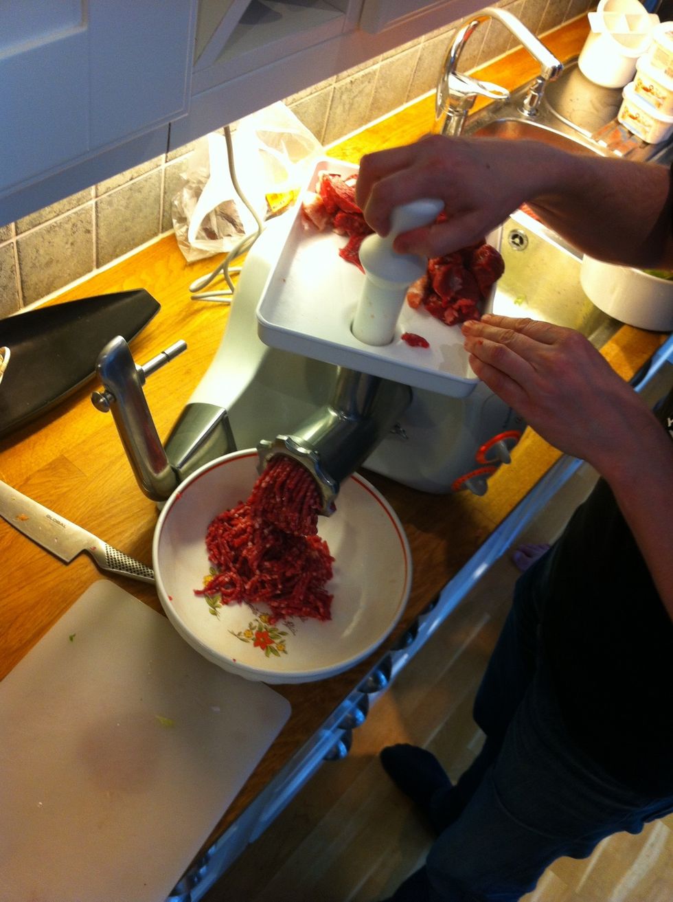 Mal k\u00f6tt och bacon tillsammans.