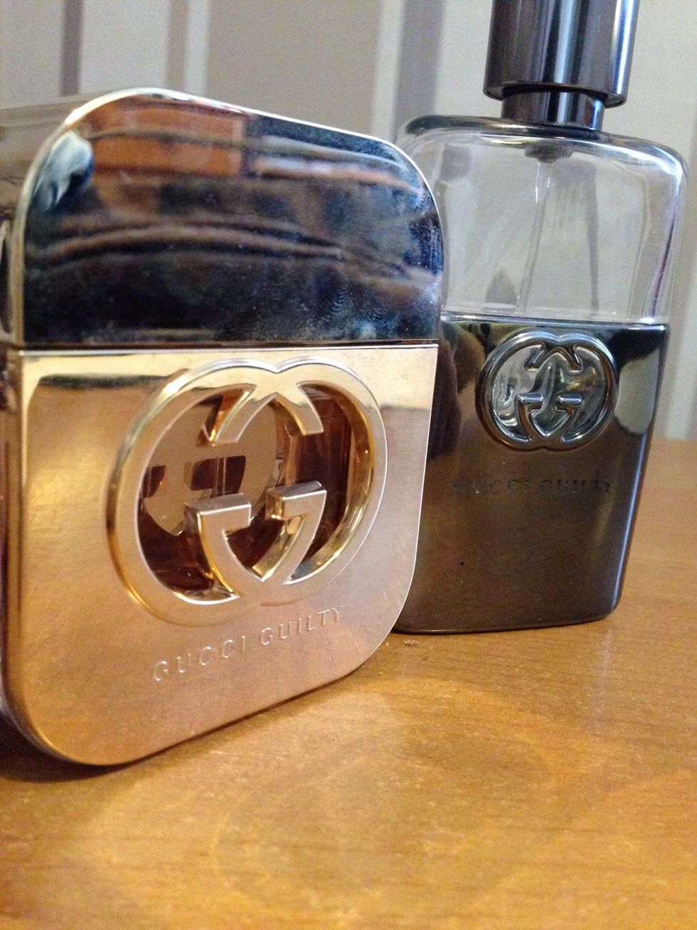 Many perfumes are catogorized into genders, Strong and sharp perfumes are usually for men but milder, sweeter and more elegant perfumes are usually for women! \ud83d\ude04\ud83c\udf39\ud83c\udf37