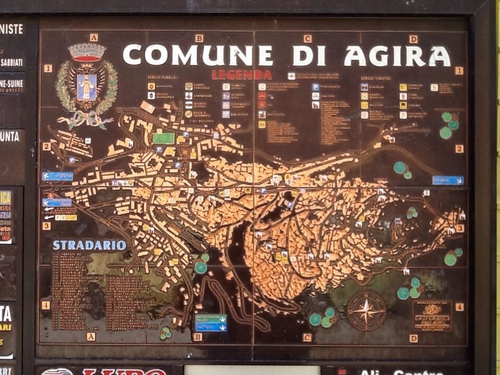 Map and Street Map for tourists.