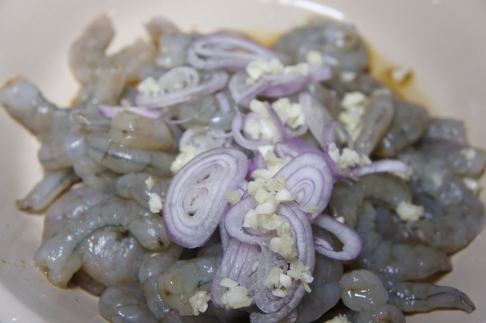 Marinade shrimp with shallots, garlic and fish sauce
