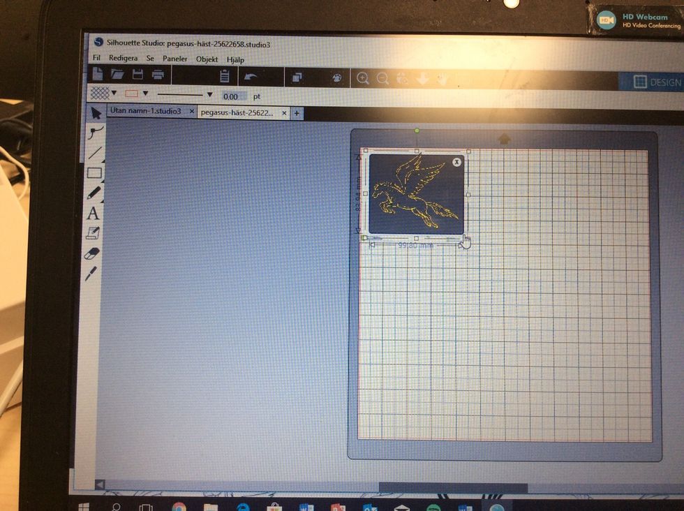 Markera den delar bilden du vill ha som ditt tryck. Den gula linjen \u00e4r det som maskinen kommer att sk\u00e4ra.