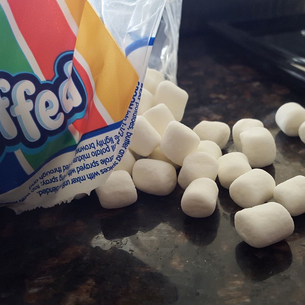 Marshmallows can sometimes work. The marshmallow plant used to be used all the time to relieve sore throats.