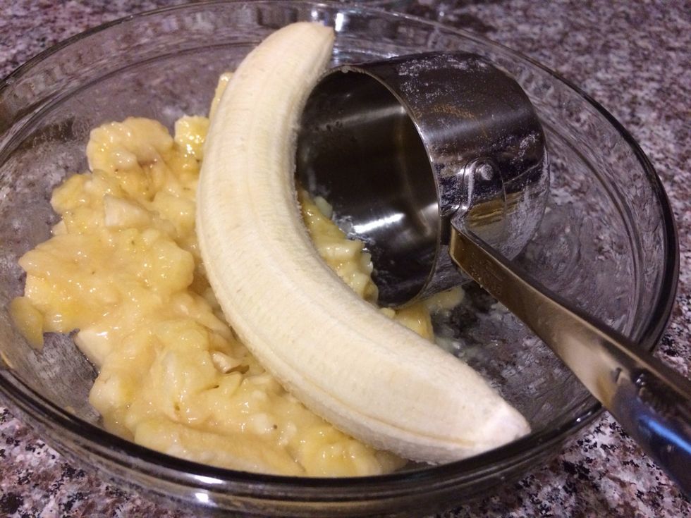 Mash 4 banana's to make them easier to incorporate