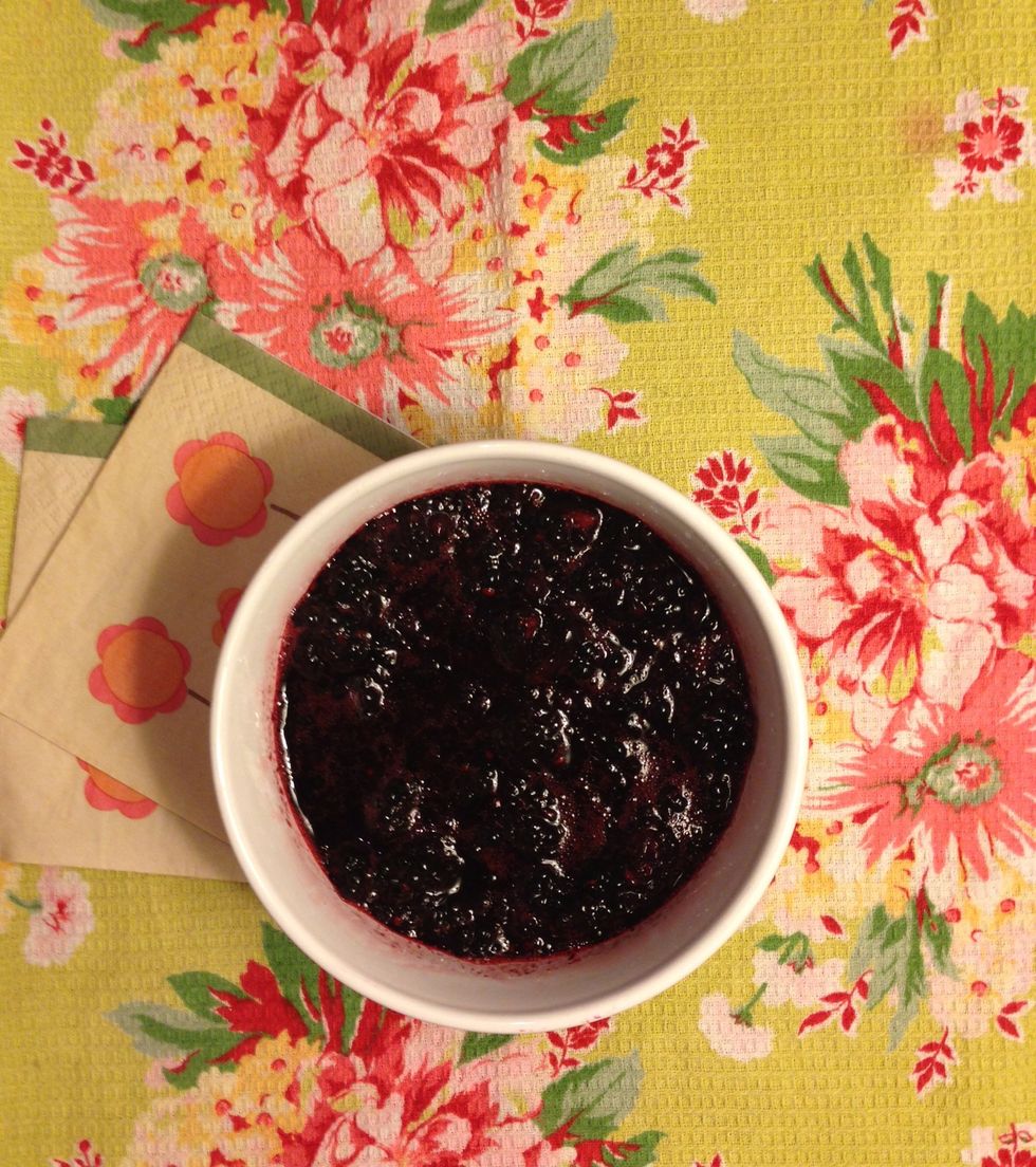 Mash blackberries and remaining 2 tablespoons of the agave nectar in a separate bowl until berries are coarsely crushed.