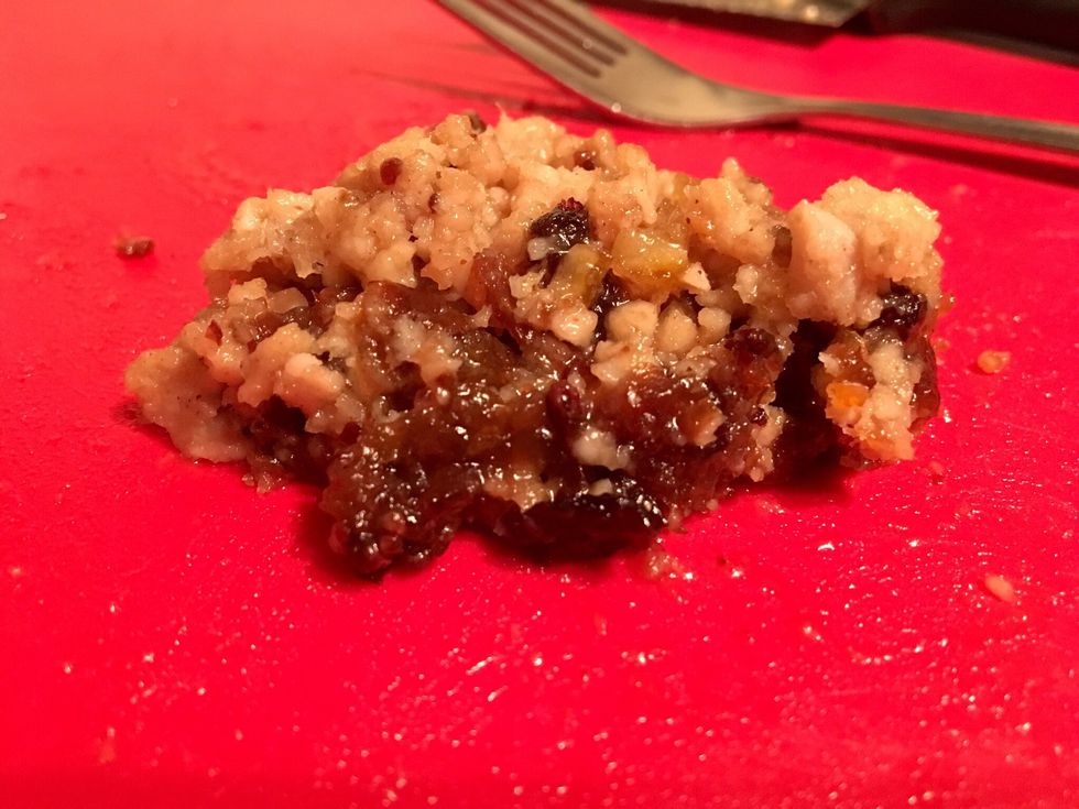 Mash together the mincemeat and pork pie meat using a fork or a knife