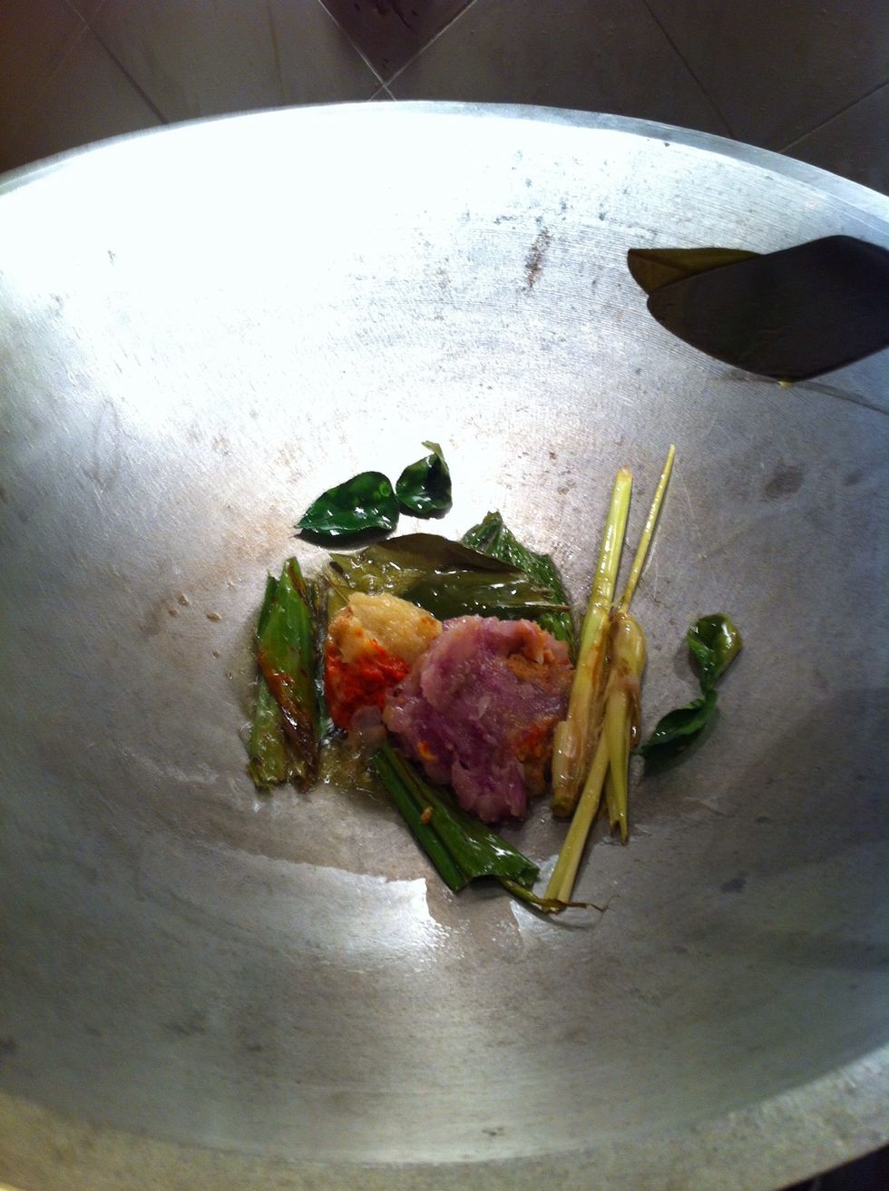 masukkan semua bumbu...tumis2