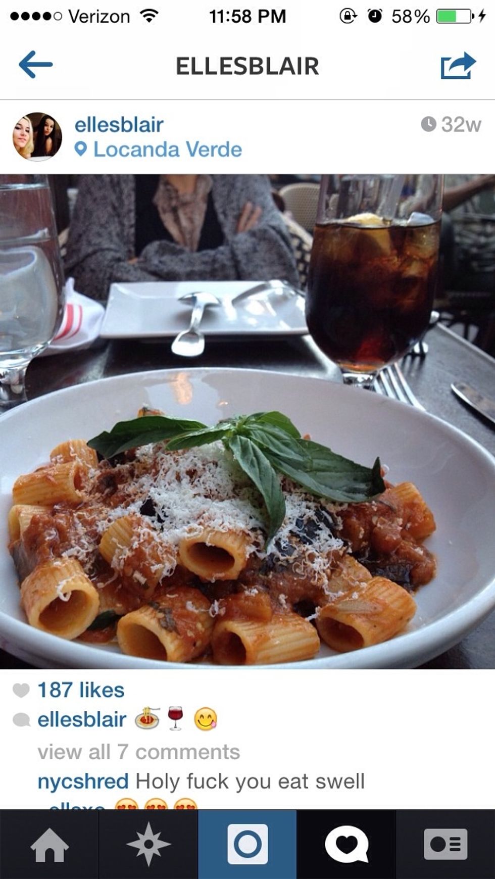 Me gusta salir a comer. Siempre es divertido ir a restaurantes de moda y probar algo nuevo. Es mejor que mi media naranja le gusta eso.