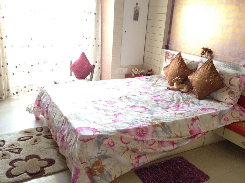 Meanwhile arrange your room...