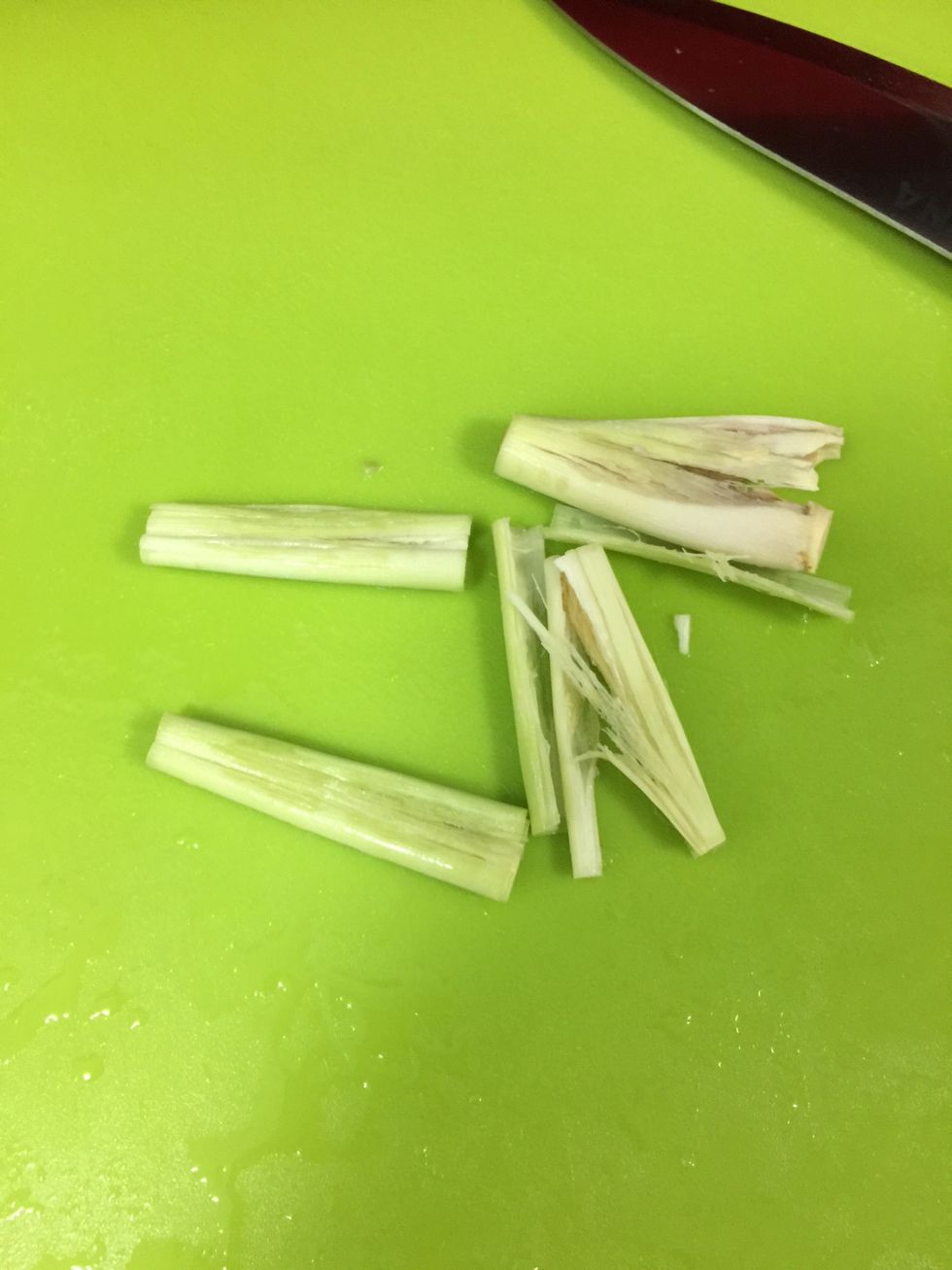 Meanwhile, clean a stick of lemon grass and give it a few smack to have more fragrance.