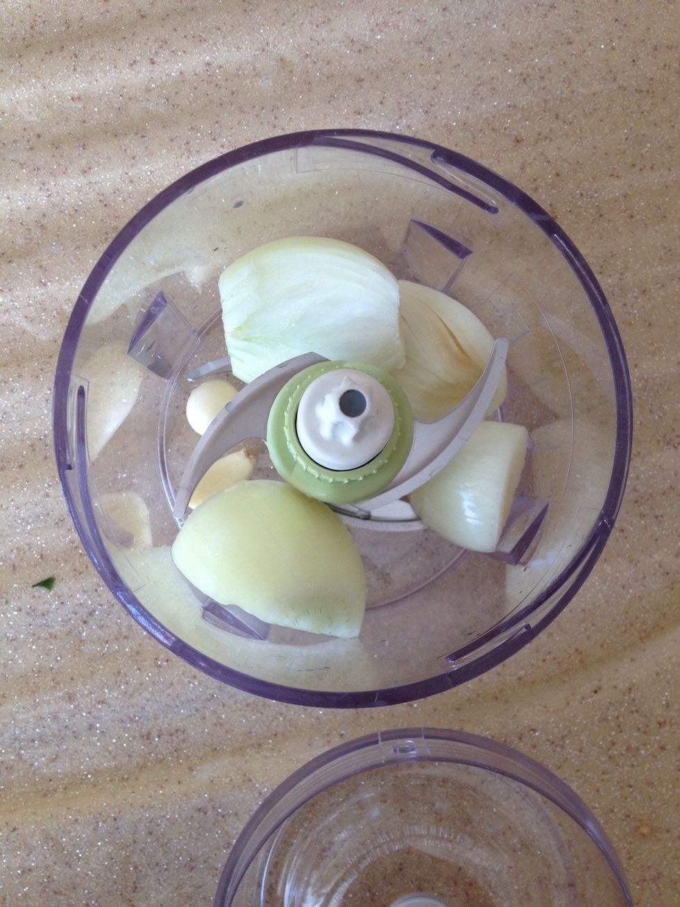 Meanwhile prepare the onion and the garlic couple - best friends of a meat meal