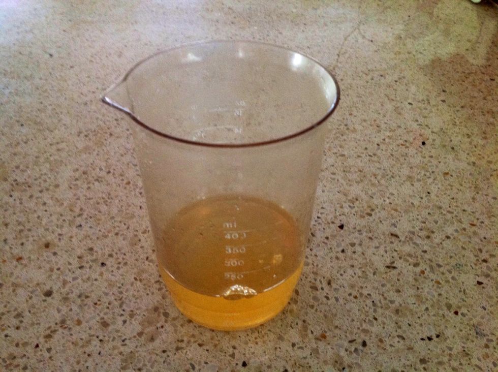 Meanwhile, soak half the gelatine leaves in a bowl if cold water for 3 minutes.