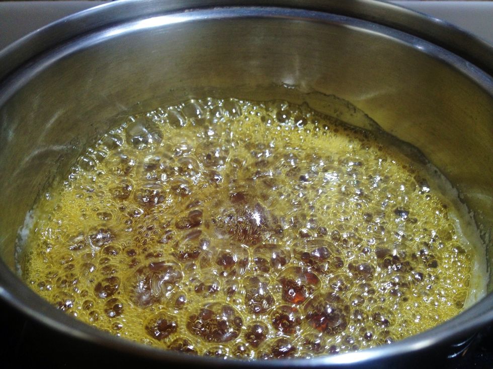 Meanwhile, the sugar should now be just nicely caramelized. Be careful, you've to be quick here coz it gets overdone easily after this point.