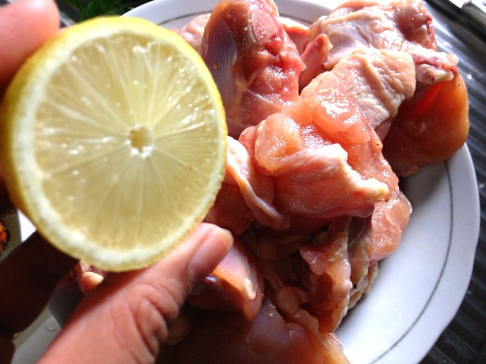 Meanwhile, wash and pat dry your chicken. Add in half of lemon/lime and 1 tsp of salt. Put in the fridge for 10-15 mnts.