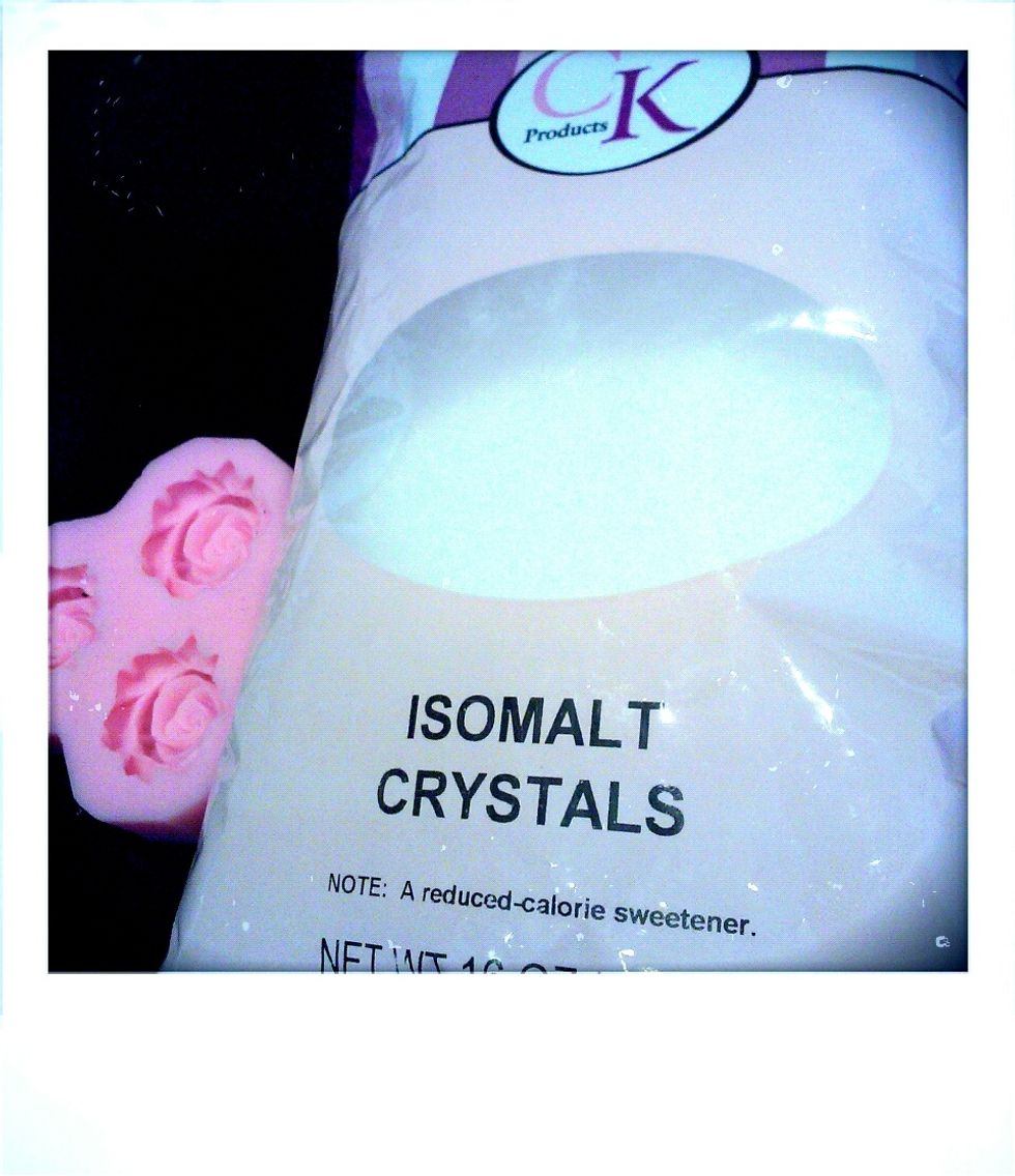 Measure 1 cup of isomalt