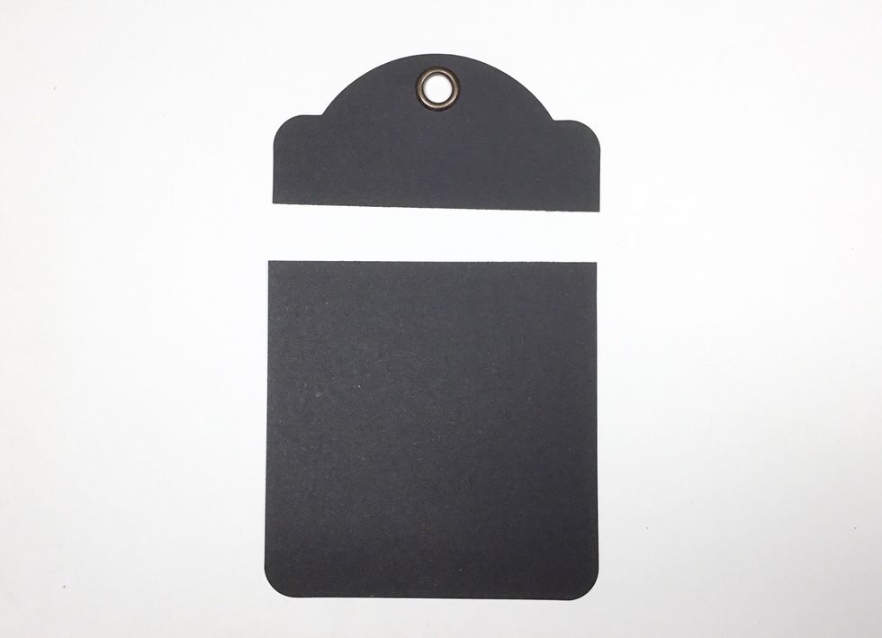 Measure 10cm from the bottom and cut.